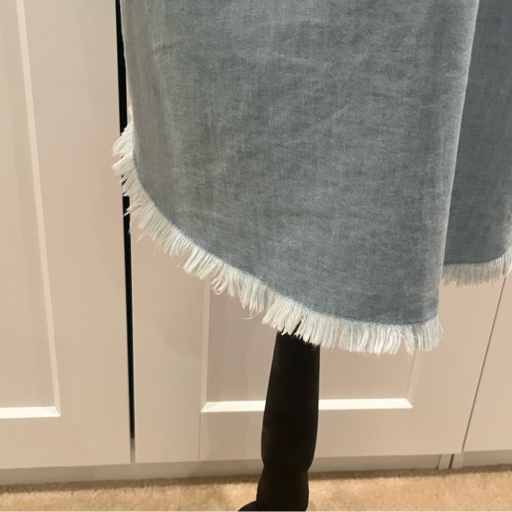 Zilcremo Light Blue Denim Shirt Dress with Frayed Hem - Picture 3 of 7